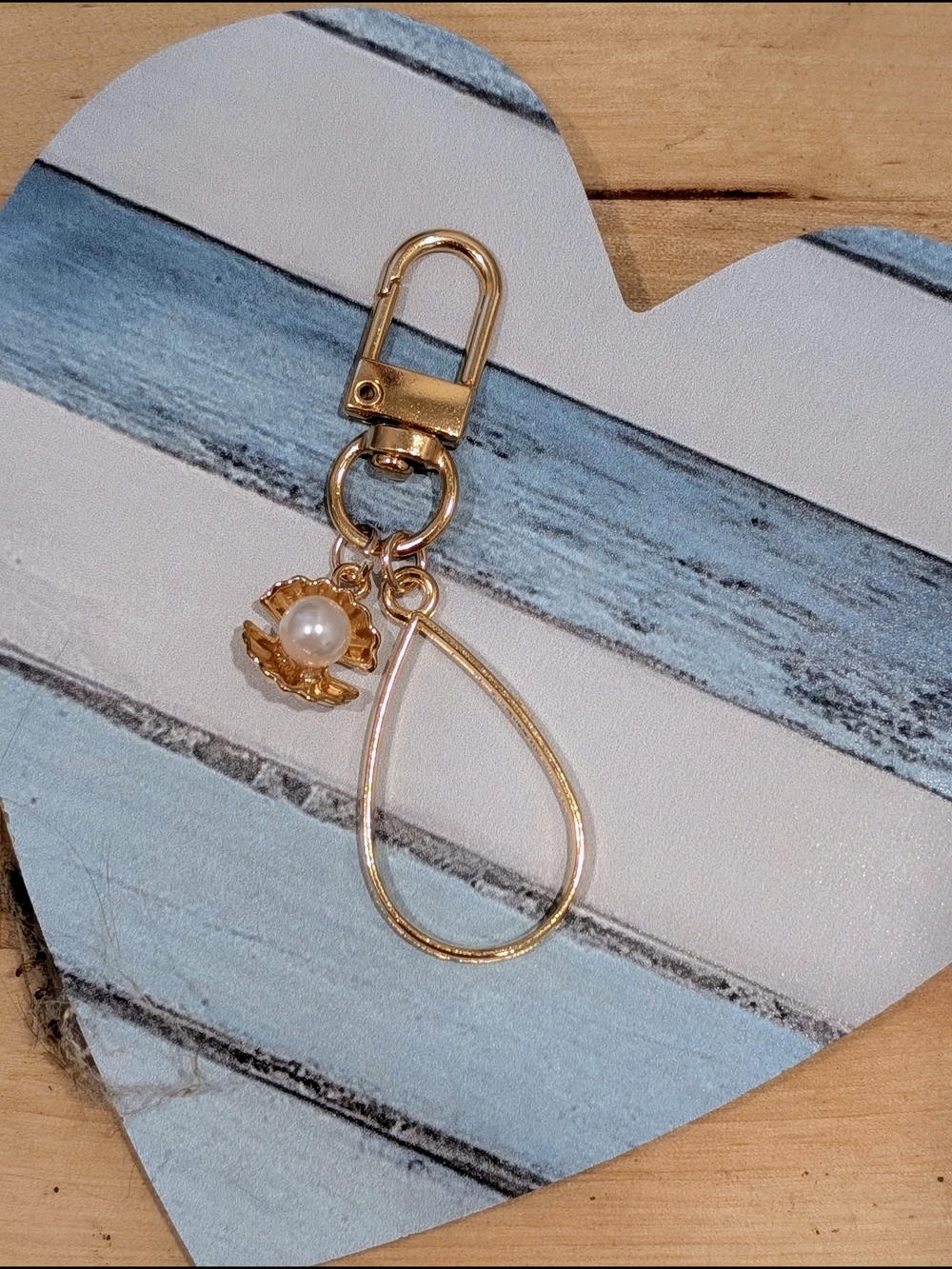 Gold Teardrop Key & Card Holder with Pearl Shell Charm